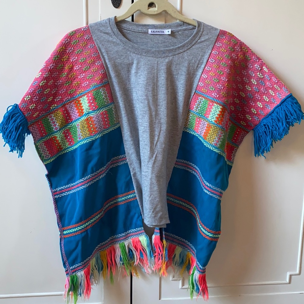 The V de Vinster collection Embroidered Tee